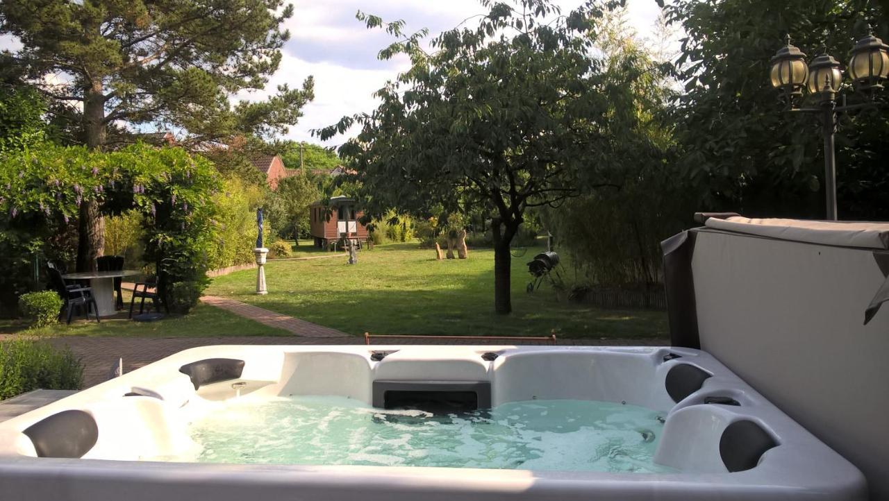 Le Fond De La Biche Bed & Breakfast Goutroux ภายนอก รูปภาพ